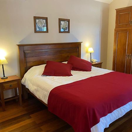 Ayres House Bed & Breakfast Колония дел Сакременто Екстериор снимка