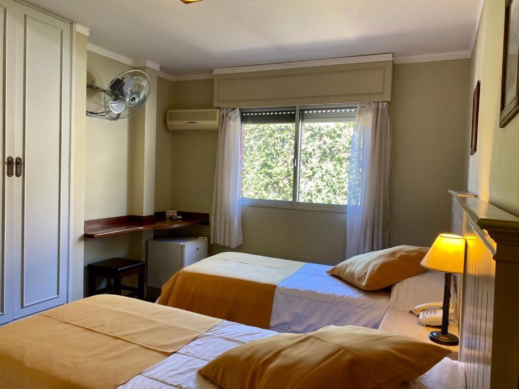 Ayres House Bed & Breakfast Колония дел Сакременто Екстериор снимка
