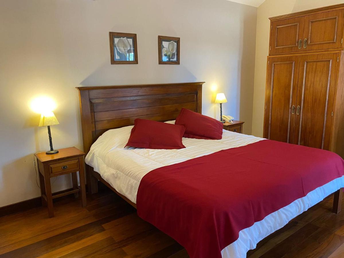Ayres House Bed & Breakfast Колония дел Сакременто Екстериор снимка