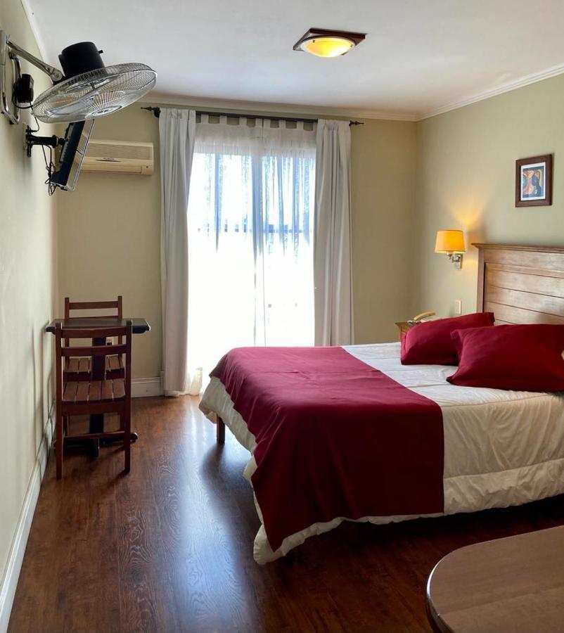 Ayres House Bed & Breakfast Колония дел Сакременто Екстериор снимка