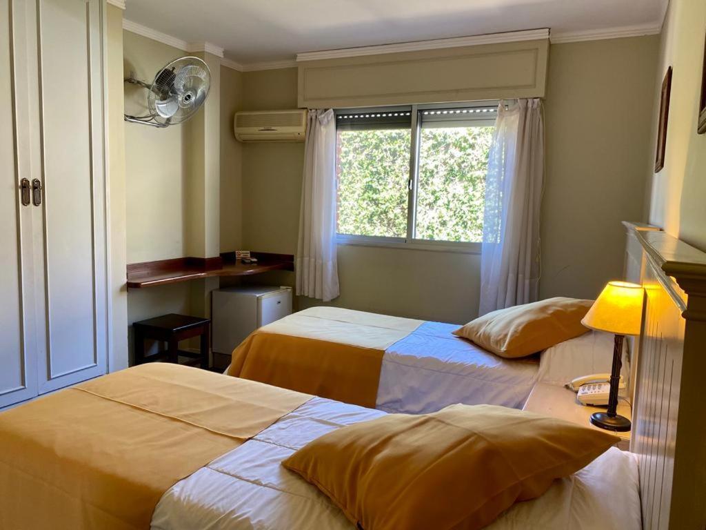 Ayres House Bed & Breakfast Колония дел Сакременто Екстериор снимка